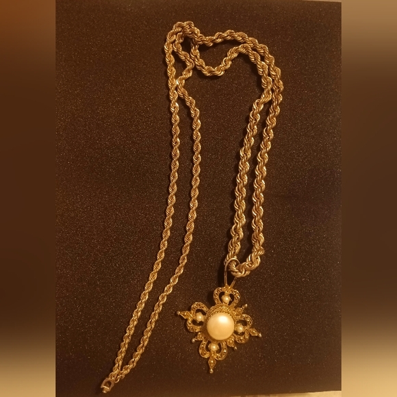 CHR DIOR Jewelry - Dior Necklace with Pendant 36"